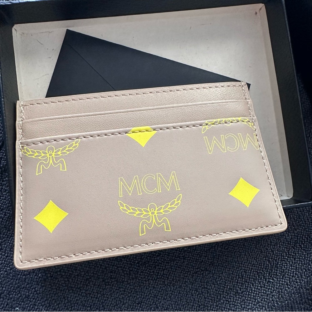 MCM Women’s Frenchie Credit Card Case, Holder, Wallet Beige/Yellow （No dust bag） - Picture 2 of 3